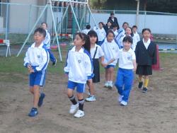幼稚園の柿をいただきに行きました
