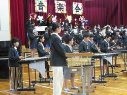 音楽会4年生の演奏