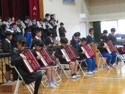 音楽会4年生の演奏