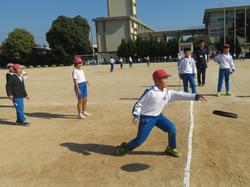 紅白対抗ドッジビー大会（3年生）