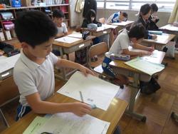 3年生校外学習新聞づくり