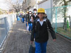 6年生三木中入学説明会へ