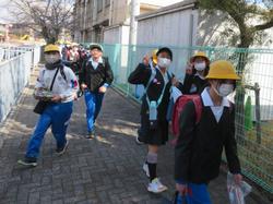 6年生三木中入学説明会へ