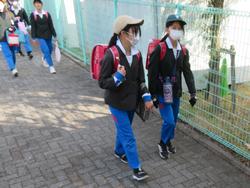 6年生三木中入学説明会へ