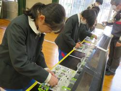 5年生ダイハツものづくり体験教室の様子