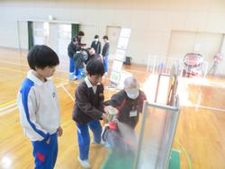 5年生ダイハツものづくり体験教室の様子