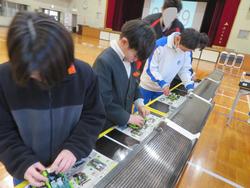 5年生ダイハツものづくり体験教室の様子