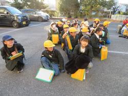 4年生校外学習に出発
