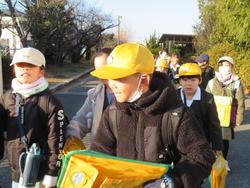 4年生校外学習に出発