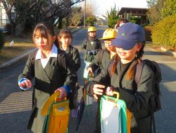 4年生校外学習に出発