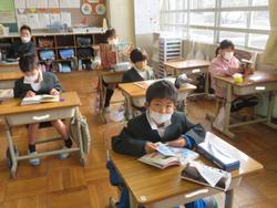 朝の読書の様子