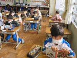 朝の読書の様子