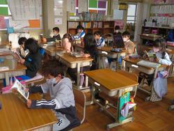 朝の読書の様子