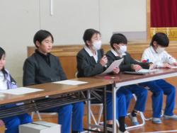 児童会役員選挙の様子