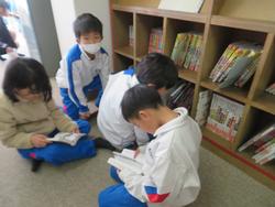 2年生図書の時間