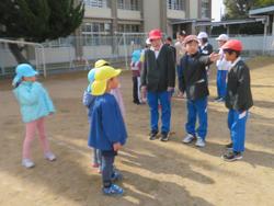 5年生幼稚園との交流