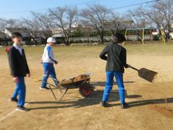 愛校作業の様子