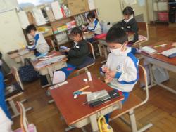 1年生輪飾りづくり