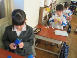 1年生輪飾りづくり