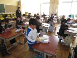 修了式後の学級活動の様子