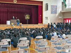 修了式後の学級活動の様子