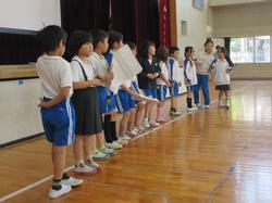 学校たんけん（1年生・2年生）の様子