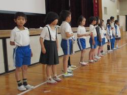 学校たんけん（1年生・2年生）の様子