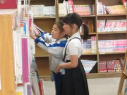 2年生図書の時間