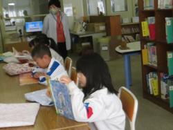 2年生図書の時間