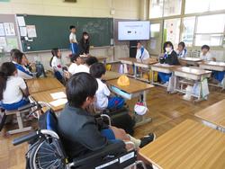 掲示委員会の様子