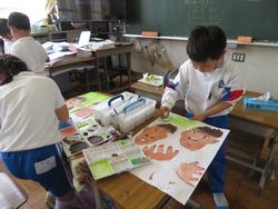 1年生図工の授業