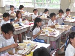 2年生給食の時間
