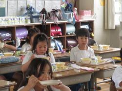 2年生給食の時間