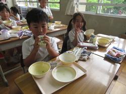 2年生給食の時間