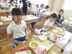 2年生給食の時間