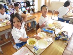 2年生給食の時間