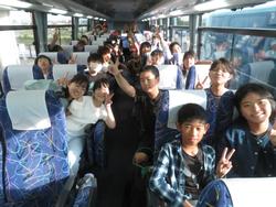 6年生校外学習中央公民館出発
