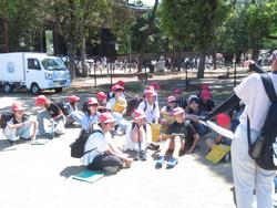 6年生校外学習東大寺南大門到着