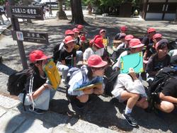 6年生校外学習東大寺南大門到着