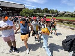 6年生校外学習東大寺南大門到着