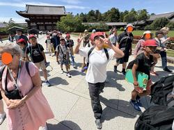 6年生校外学習東大寺南大門到着