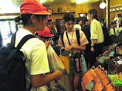 6年生校外学習お買い物