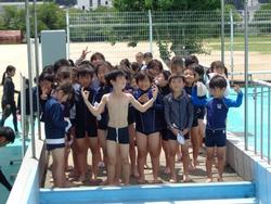 2年生水泳学習の様子