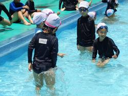2年生水泳学習の様子