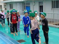 1年生着衣水泳の様子