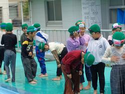 1年生着衣水泳の様子
