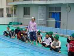 1年生着衣水泳の様子