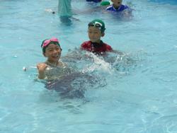 1年生着衣水泳の様子