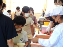 2年生給食の時間