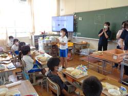 2年生給食の時間